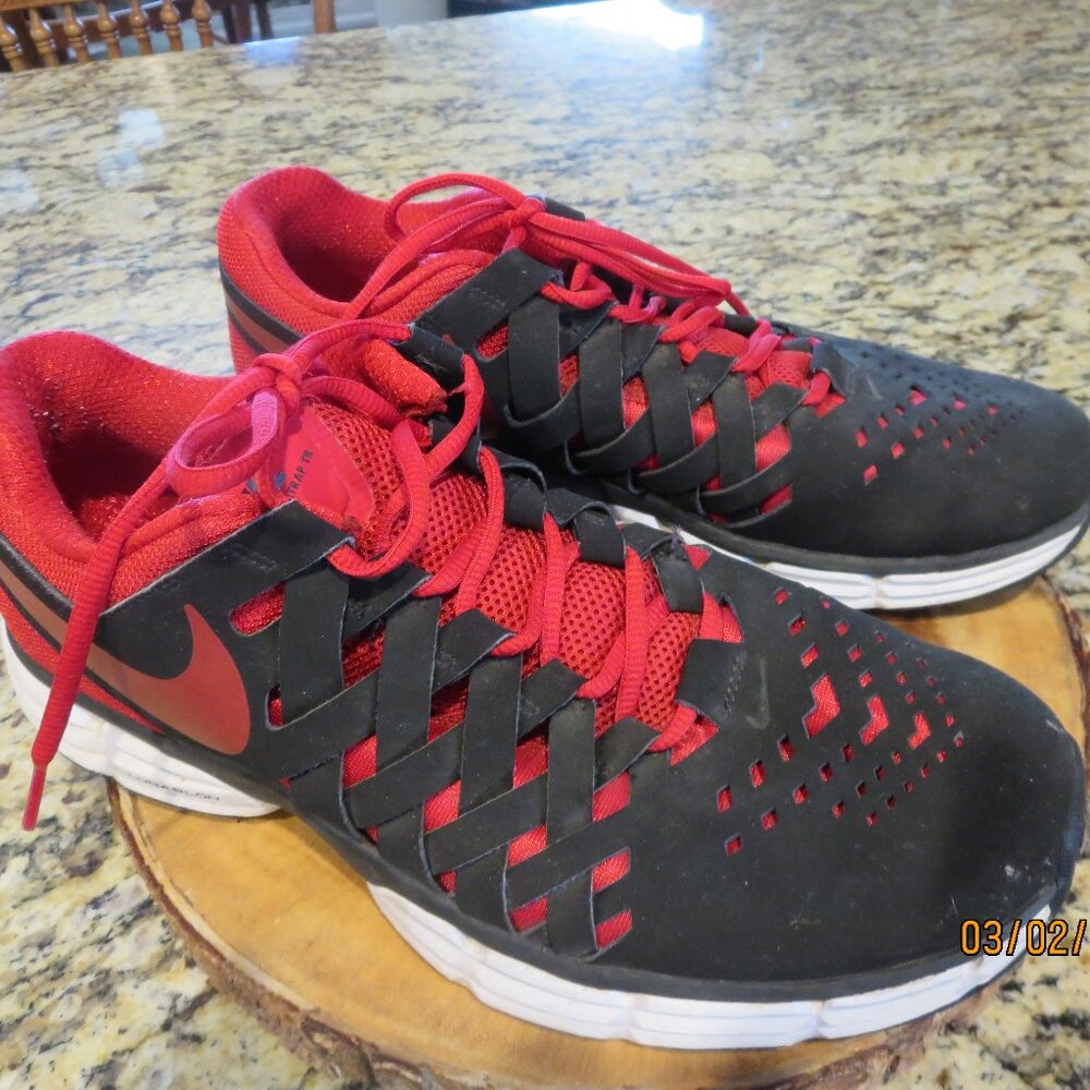 NIKE Men's Lunarlon Fingertrap Black/Red Running Shoes Sz 10